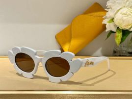 Picture of Loewe Sunglasses _SKUfw50080263fw